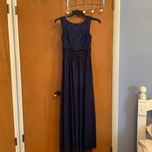 Jessica Howard sleeveless evening gown.